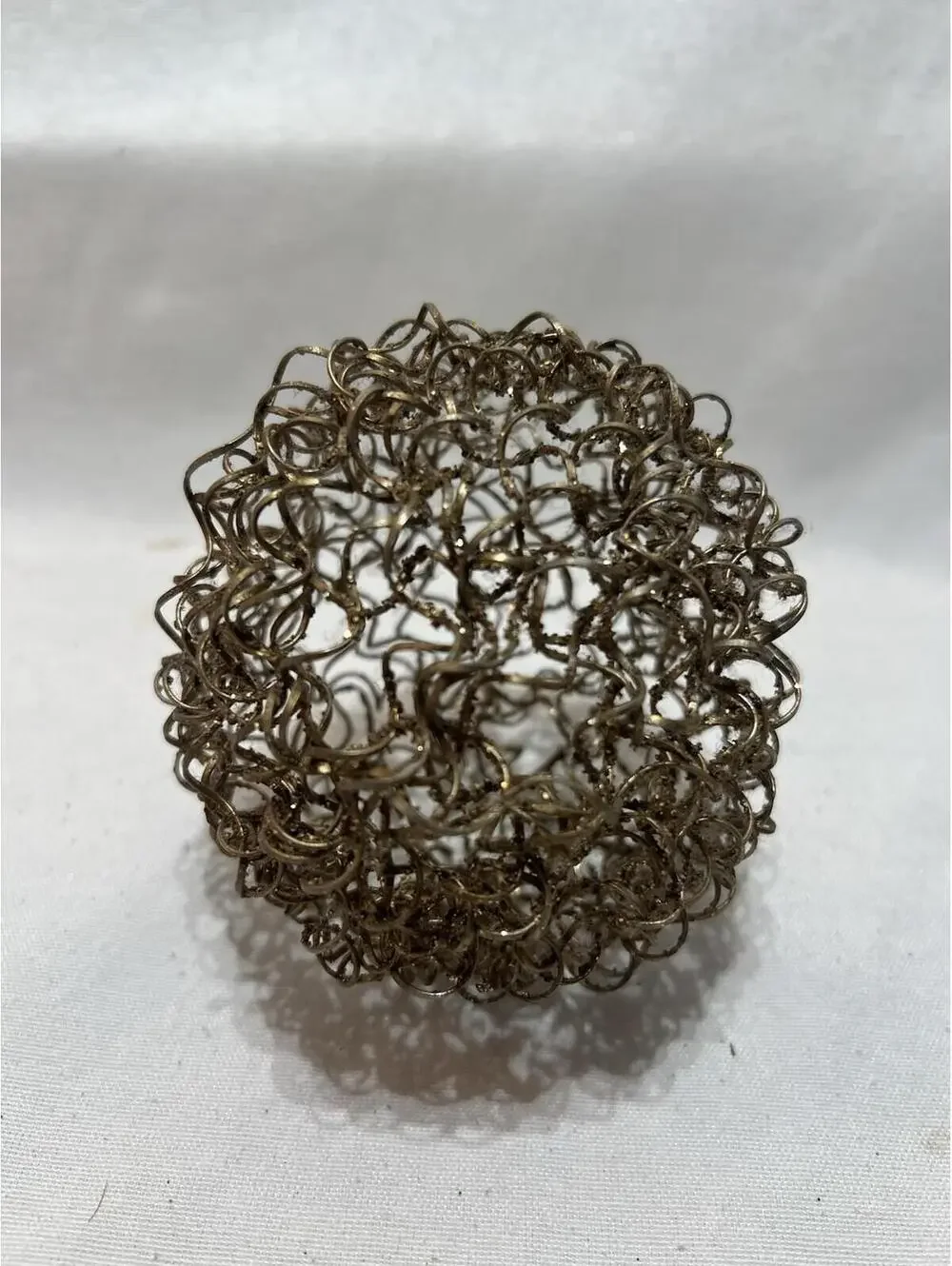 Pier 1- 2 Gold Glittered  Wire Metal Balls Bowl Filler 4